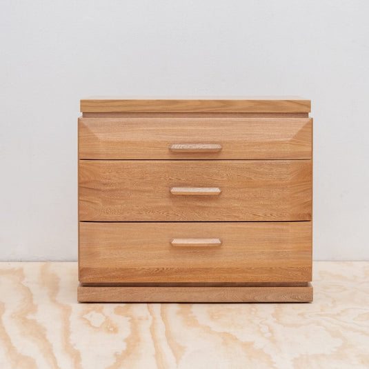 Mesa de noche Corintio
