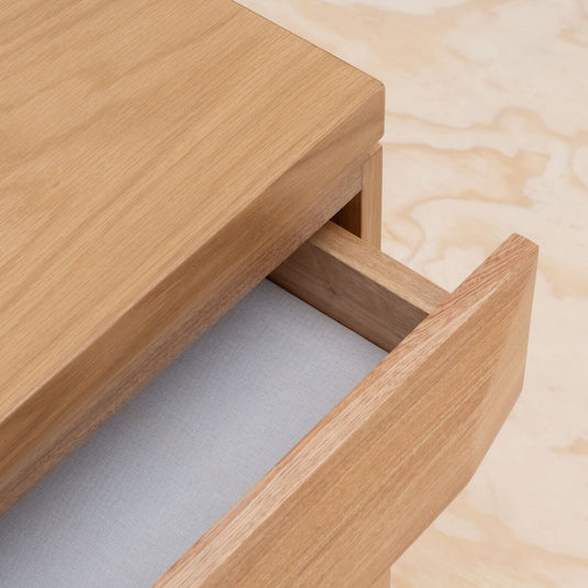 Mesa de noche Corintio